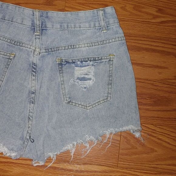 Shein Distressed button fly  jean shorts Sz M  NWOT - Picture 7 of 8